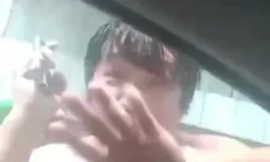 Đập vỡ kính ôtô, hành hung tài xế xe công nghệ