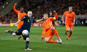 Iniesta giải nghệ ở tuổi 40